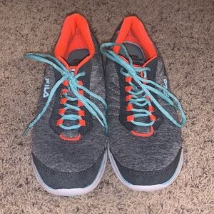 Ladies size 9.5 FILA Memory Foam CoolMax - rarely worn. Excellent Condition!
